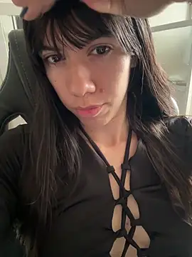 Snapshot of drea-an chatting on 04.18.26 drea-an online show from 04.18.26