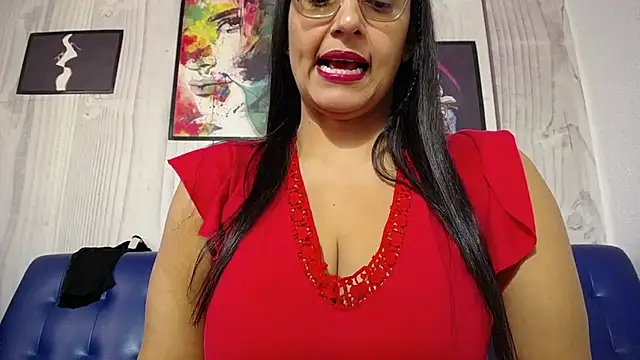 Snapshot of Miss_Bobbiess chatting on 04.18.26 Miss Bobbiess online show from 04.18.26