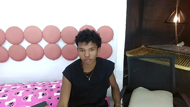 Snapshot of Chris_Hott chatting on 04.21.26 Chris Hott online show from 04.21.26
