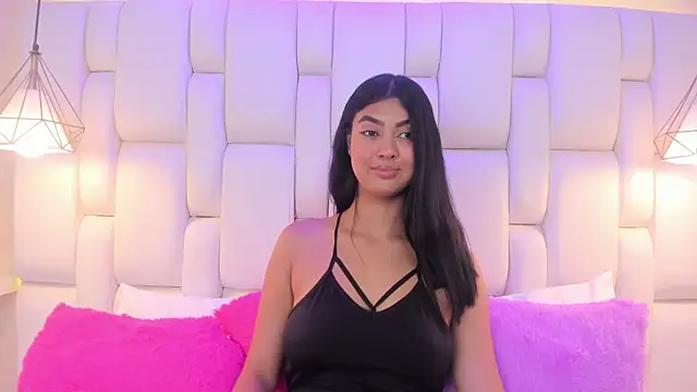 Snapshot of TaniaSevillano chatting on 05.01.26 TaniaSevillano online show from 05.01.26