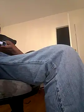 Snapshot of mrgudlukin chatting on 11.08.25 mrgudlukin online show from 11.08.25