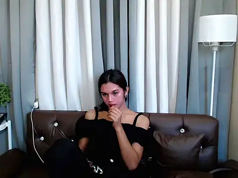 Snapshot of marie_castro chatting on 05.18.26 marie castro online show from 05.18.26