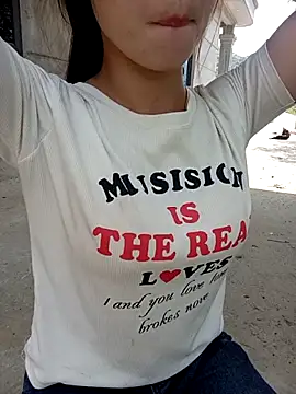 Ngocnga2 online show from 04.28.26