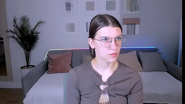 Snapshot of AnnaThorne chatting on 05.16.26 AnnaThorne online show from 05.16.26