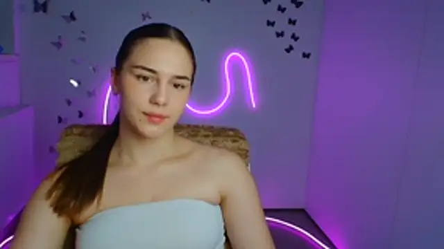 Snapshot of Kyara_ra chatting on 06.26.26 Kyara ra online show from 06.26.26