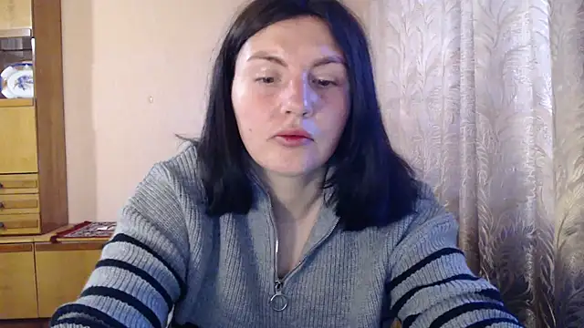 Snapshot of AlinaxJames chatting on 04.21.26 AlinaxJames online show from 04.21.26