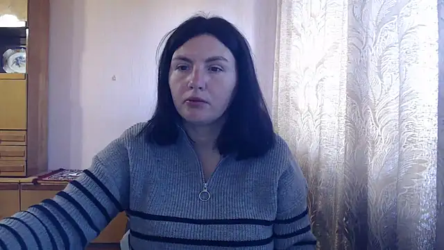 Snapshot of AlinaxJames chatting on 04.22.26 AlinaxJames online show from 04.22.26