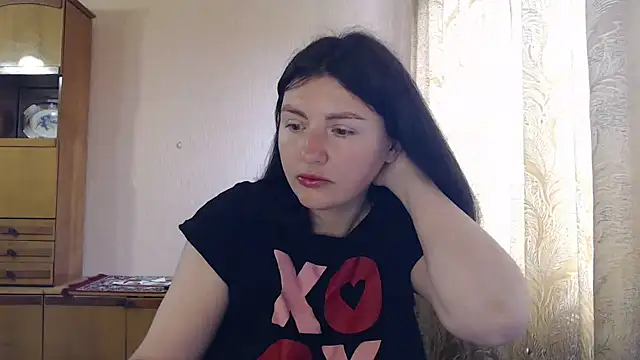 Snapshot of AlinaxJames chatting on 04.25.26 AlinaxJames online show from 04.25.26