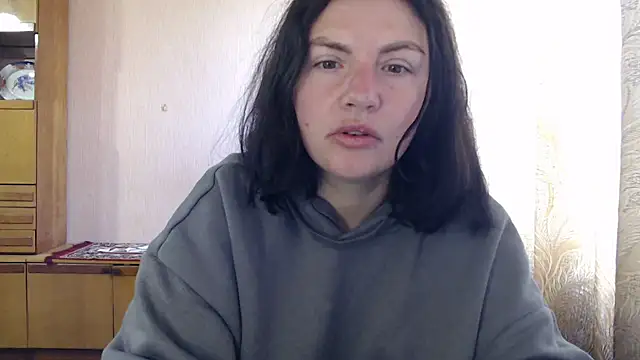 Snapshot of AlinaxJames chatting on 04.27.26 AlinaxJames online show from 04.27.26