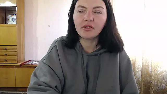 Snapshot of AlinaxJames chatting on 04.29.26 AlinaxJames online show from 04.29.26
