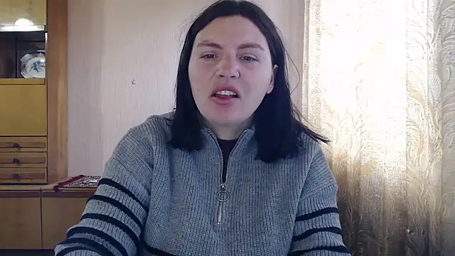 Snapshot of AlinaxJames chatting on 05.01.26 AlinaxJames online show from 05.01.26