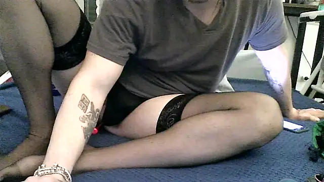 V4L389 online show from 04.18.26