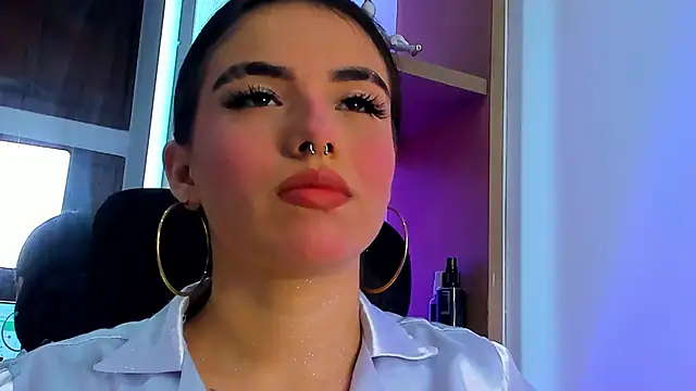 Snapshot of isabella_hv chatting on 06.05.26 isabella hv online show from 06.05.26