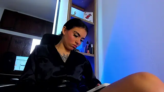 Snapshot of isabella_hv chatting on 06.25.26 isabella hv online show from 06.25.26