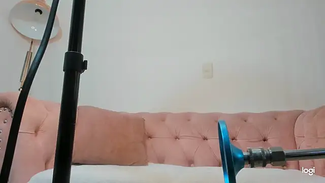 Snapshot of Melaniie_Hill chatting on 05.20.26 Melaniie Hill online show from 05.20.26