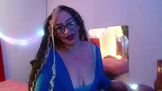 Snapshot of Sweet-Mommy-Milf chatting on 05.29.26 Sweet-Mommy-Milf online show from 05.29.26