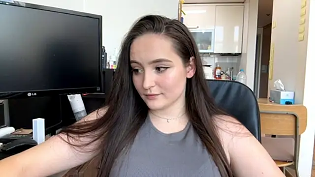 Emilly Cart online show from 05.08.26