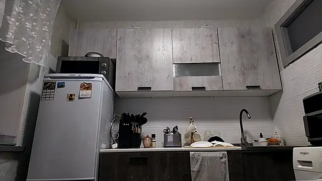 LatanyaDaivs online show from 04.18.26