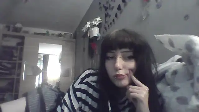 Snapshot of ChargedReign chatting on 05.25.26 ChargedReign online show from 05.25.26