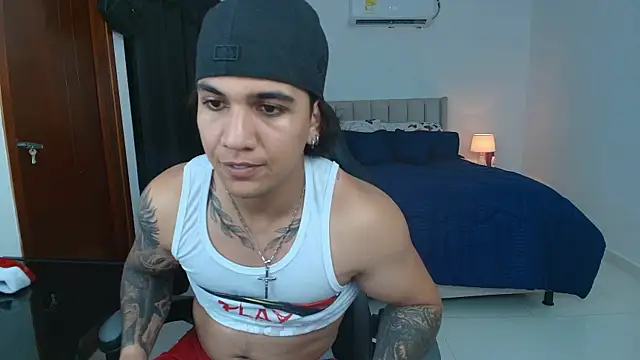 Snapshot of Mrbig_maximo chatting on 06.10.26 Mrbig maximo online show from 06.10.26