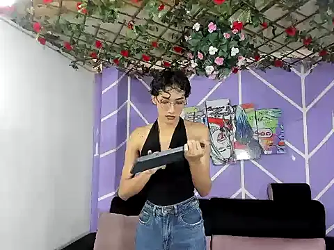 Snapshot of DAHNE_HOT_ chatting on 06.28.26 DAHNE HOT online show from 06.28.26