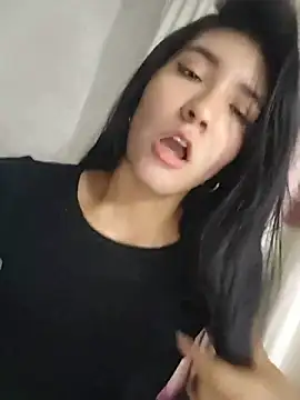 ninaavelvett online show from 05.15.26