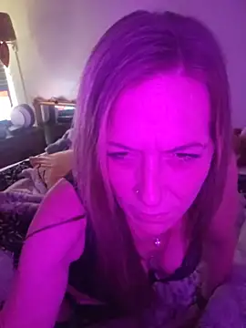 Snapshot of LillyXLust chatting on 05.13.26 LillyXLust online show from 05.13.26
