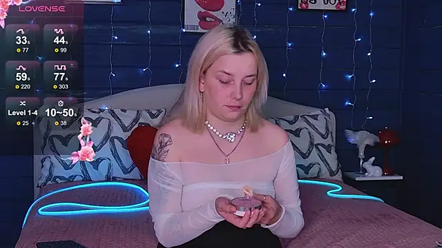 Snapshot of Crystal__Jull chatting on 05.14.26 Crystal Jull online show from 05.14.26