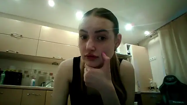 Snapshot of Lisanta chatting on 05.13.26 Lisanta online show from 05.13.26