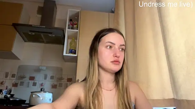 Snapshot of Lisanta chatting on 05.26.26 Lisanta online show from 05.26.26