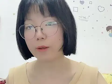 Snapshot of Belle-LL chatting on 04.29.26 Belle-LL online show from 04.29.26