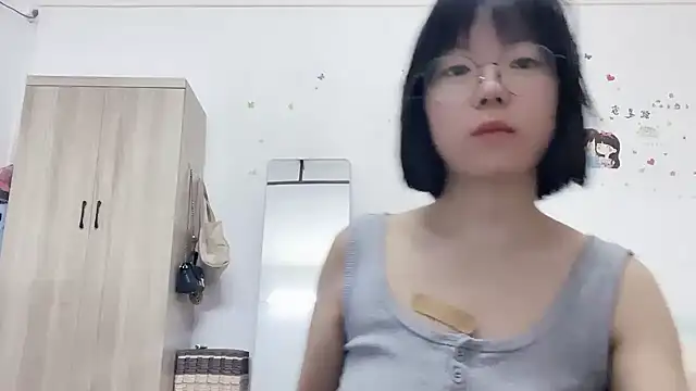 Snapshot of Belle-LL chatting on 05.16.26 Belle-LL online show from 05.16.26