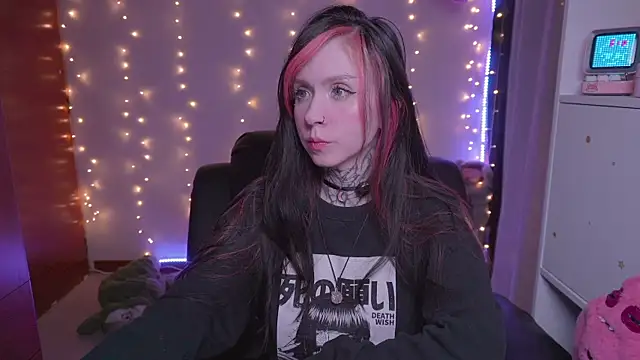 Snapshot of -VKatt chatting on 05.31.26 -VKatt online show from 05.31.26