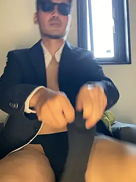 Snapshot of nomu-japan-asia chatting on 05.19.26 nomu-japan-asia online show from 05.19.26