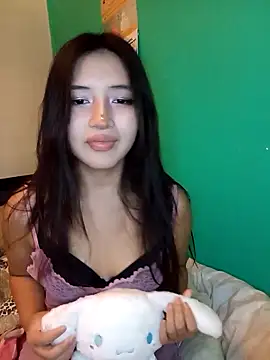Snapshot of HonyHanna chatting on 04.29.26 HonyHanna online show from 04.29.26