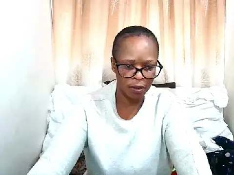 Snapshot of Ebony_Bloom69 chatting on 05.07.26 Ebony Bloom69 online show from 05.07.26