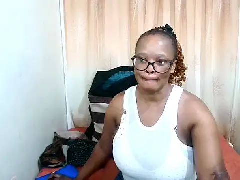 Snapshot of Ebony_Bloom69 chatting on 07.22.26 Ebony Bloom69 online show from 07.22.26