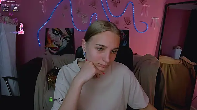 Snapshot of ollivia_dream chatting on 06.02.26 ollivia dream online show from 06.02.26