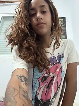 Snapshot of AnimeTemptress chatting on 05.26.26 AnimeTemptress online show from 05.26.26