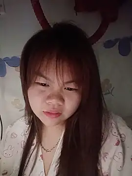 Snapshot of Truxcy1 chatting on 05.17.26 Truxcy1 online show from 05.17.26
