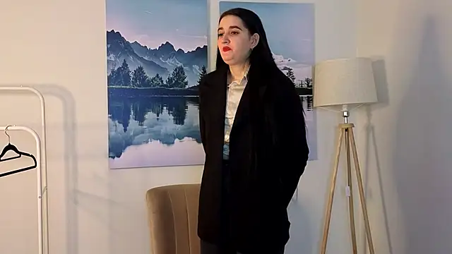 FannieYoshi online show from 04.21.26