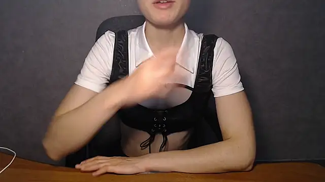 Snapshot of EveLiaka chatting on 05.27.26 EveLiaka online show from 05.27.26