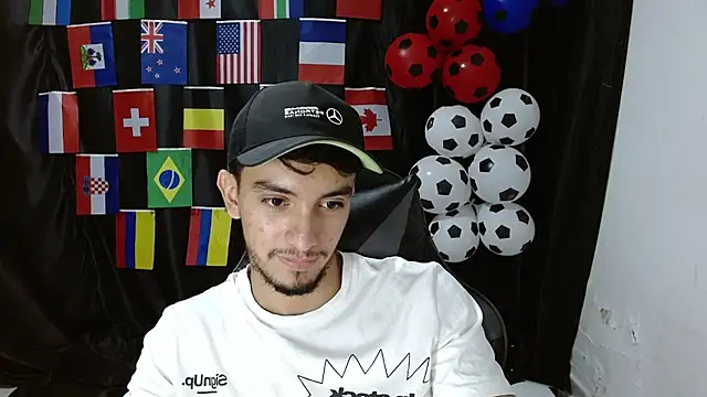 Snapshot of dante_18cm_ chatting on 07.16.26 dante 18cm online show from 07.16.26