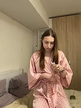 Snapshot of LOLAskk chatting on 05.31.26 LOLAskk online show from 05.31.26