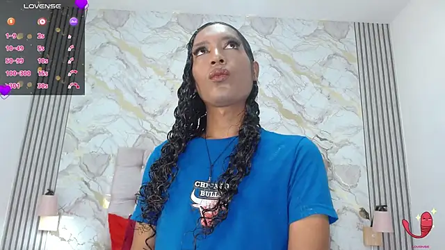 Mia Hiills online show from 05.25.26