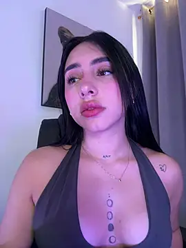 Snapshot of IsabellaNoir_ chatting on 04.25.26 IsabellaNoir online show from 04.25.26