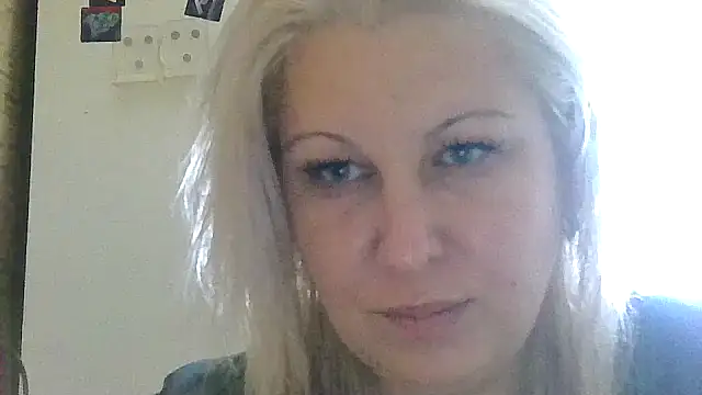 Snapshot of Neferedit chatting on 07.16.26 Neferedit online show from 07.16.26