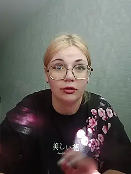 LoisFox online show from 06.09.26