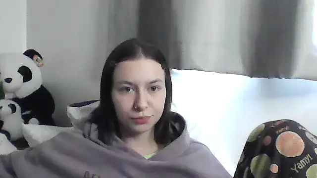 Snapshot of JuicyErika chatting on 04.27.26 JuicyErika online show from 04.27.26