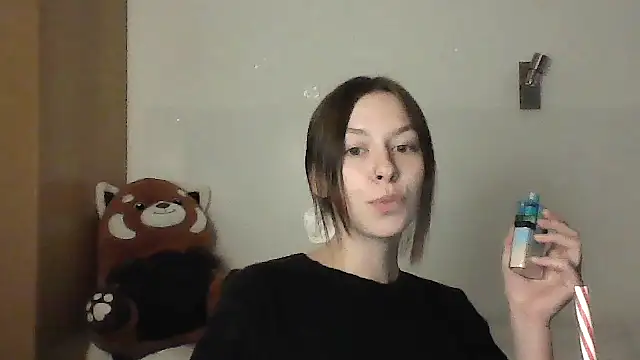 Snapshot of JuicyErika chatting on 05.06.26 JuicyErika online show from 05.06.26